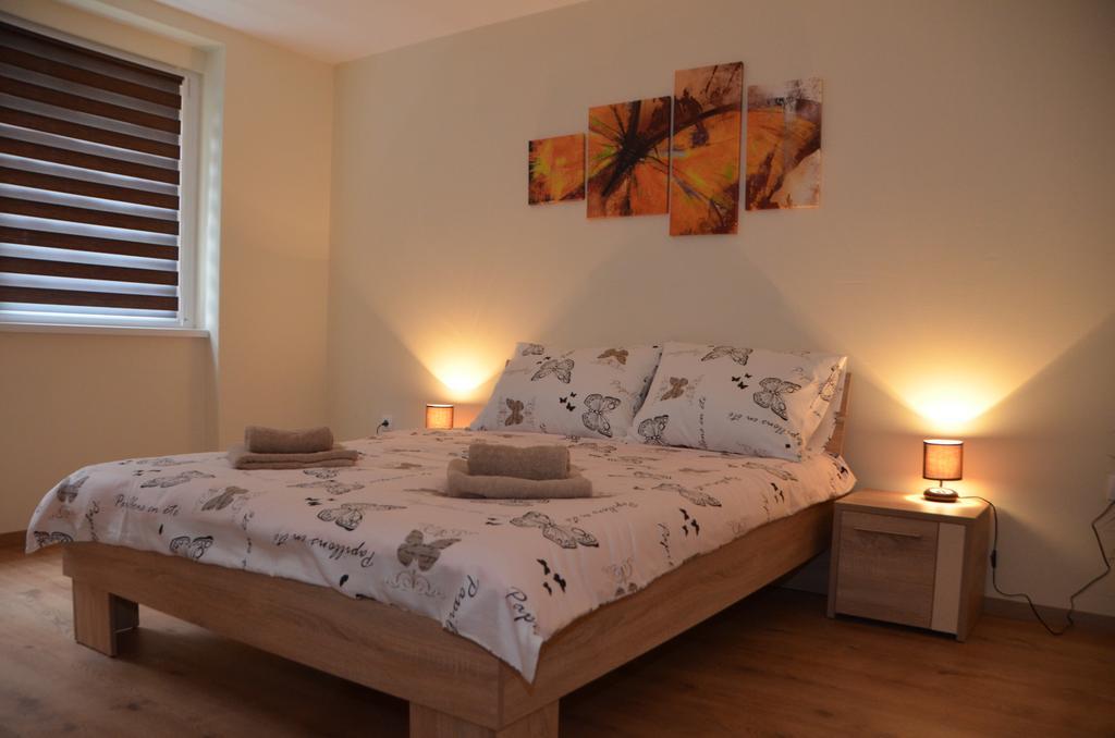 Apartment Marija Сремська Митровиця Екстер'єр фото