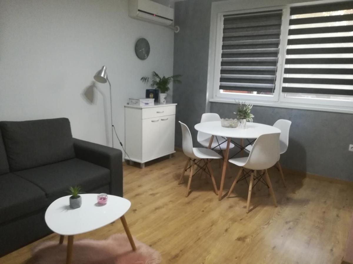 Apartment Marija Сремська Митровиця Екстер'єр фото